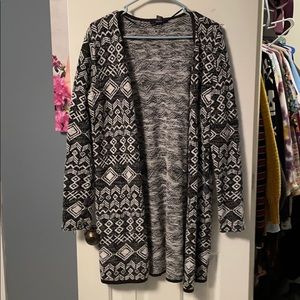 Forever 21 Cardigan/Sweater